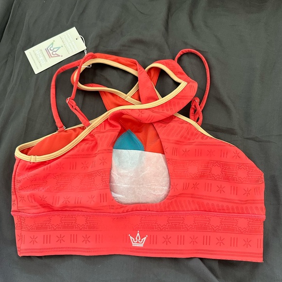 Crowned Athletics Moana Wayfinder Sports Bra - Picture 2 of 5